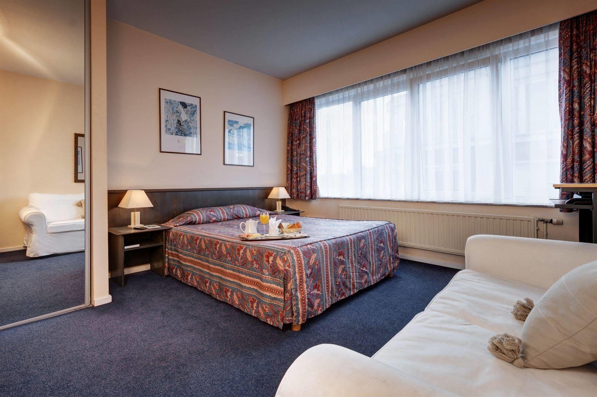 Hotel Beau Site Bruselas Exterior foto